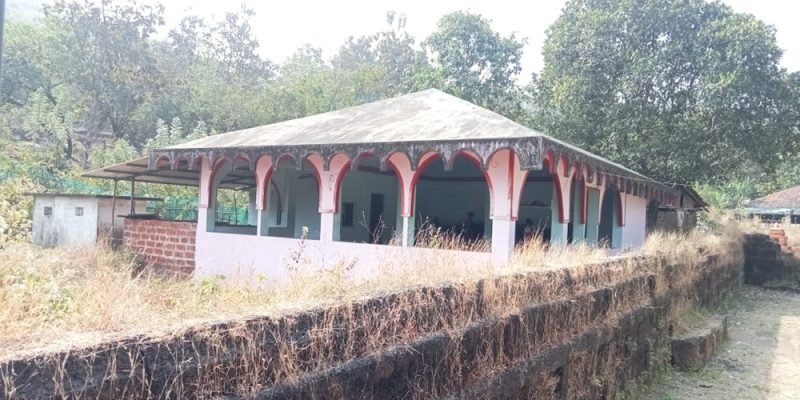 ग्रामदेवता मंदिर २